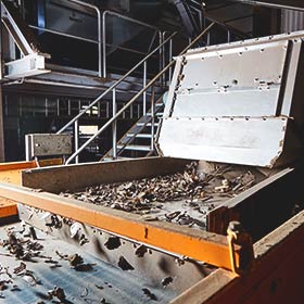HJHansen-historie-2002-raffineringsanlaeg HJHansen Recycling Group. Historie fra 2002, hvor HJHansen investerer i topmoderne raffineringsanlæg