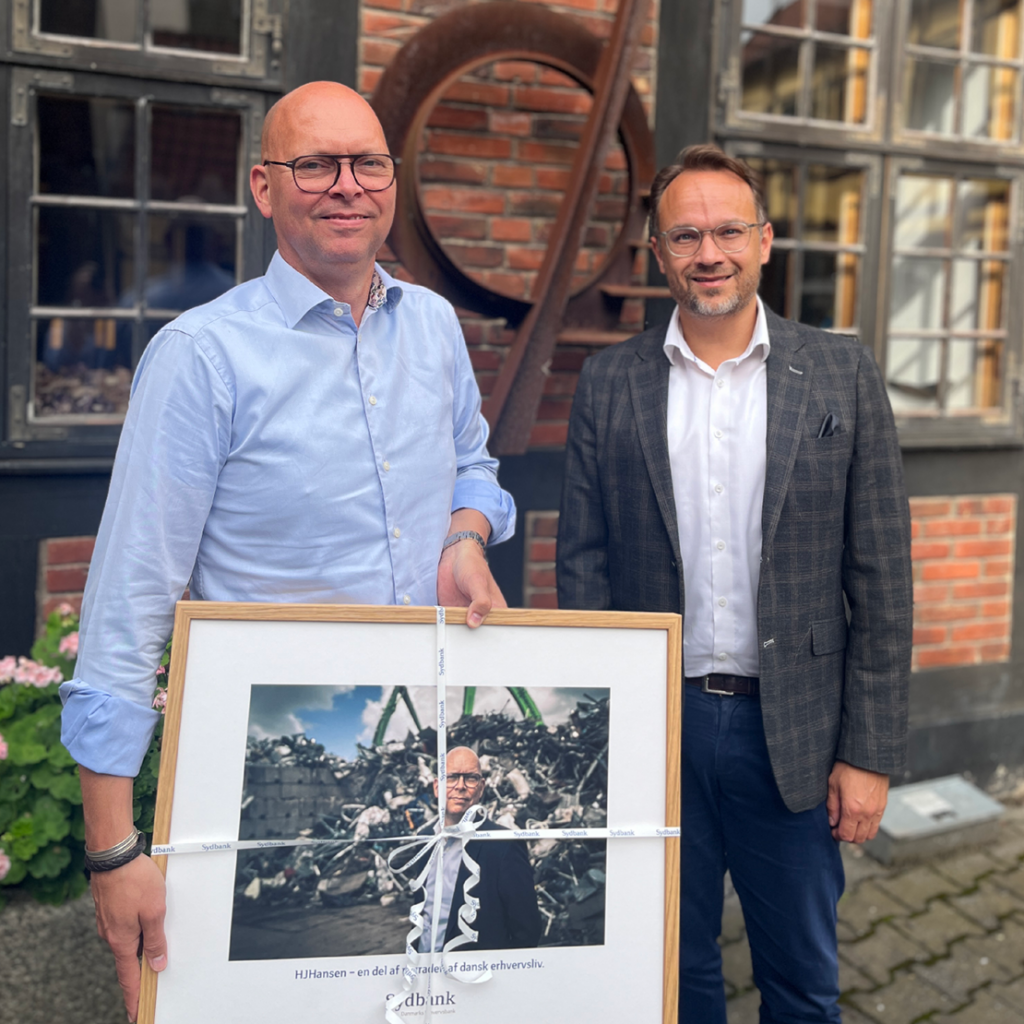 533x533 Sydbankxhjh Mogens Bach Christensen, Administrerende Direktør i HJHansen Recycling Group og Lasse Kjærsgaard Buur fra Sydbank.