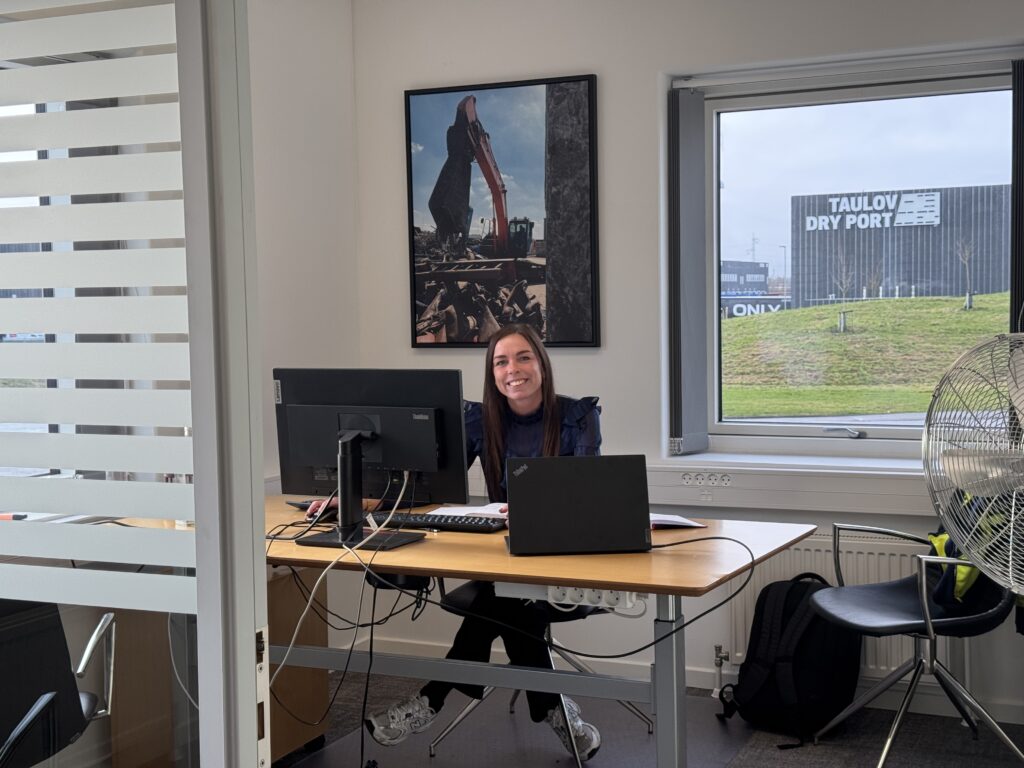 Line på sit kontor i HJHansen Recycling Group