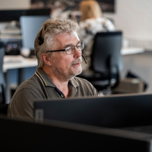 job-billede-it kontormiljø billede hos HJHansen